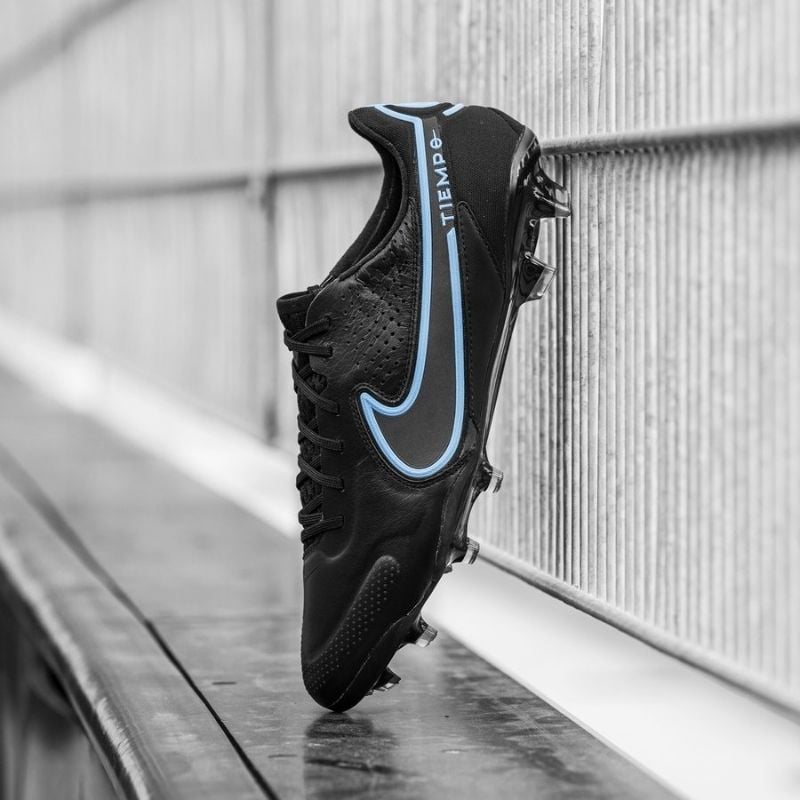 Giày bóng đá Nike Black Pack phiên bản mới nhất 